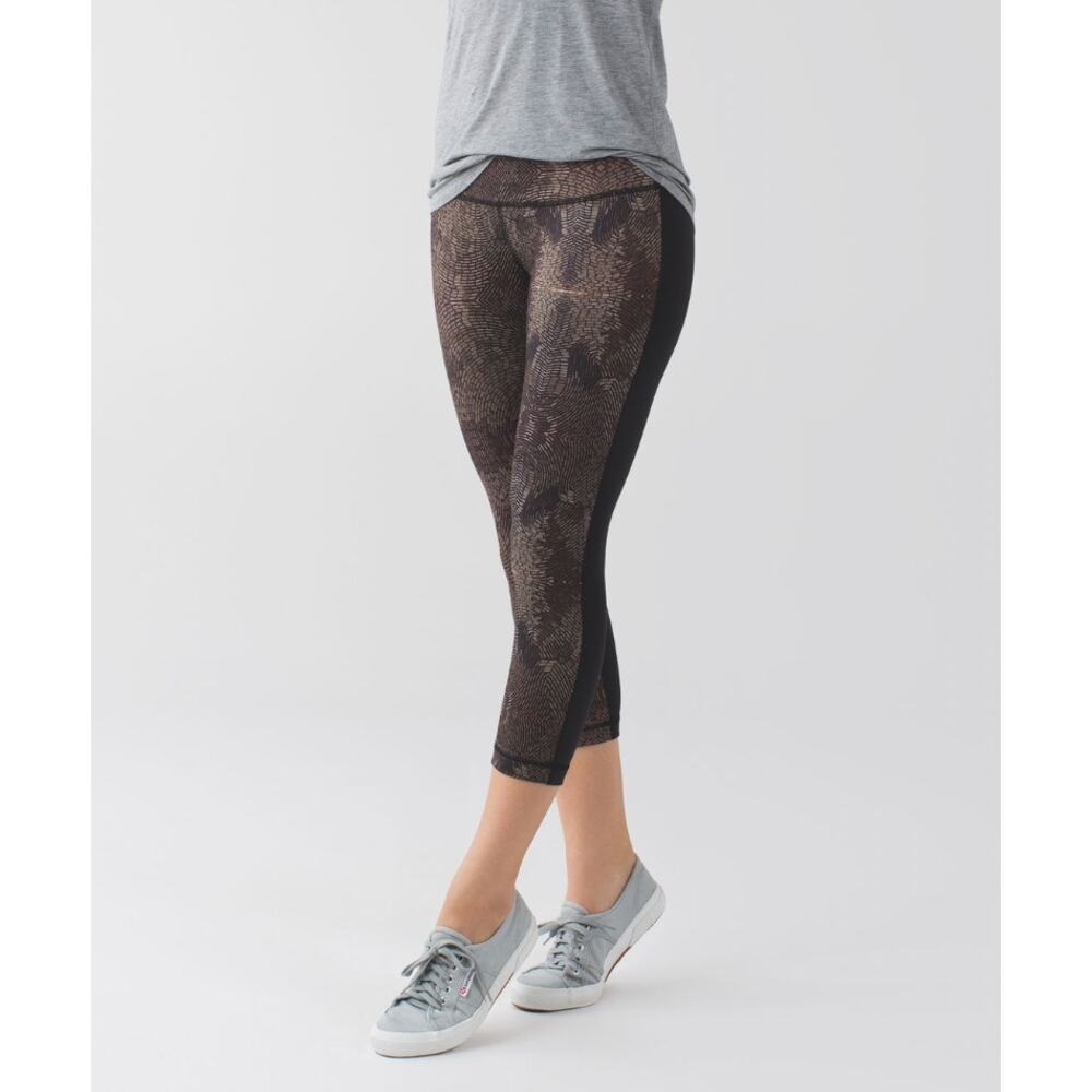 Lululemon Wunder Under Crop II Capri Golden Goddess Cashew Multi Black 4 W6E33S